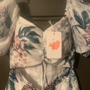 NWT Puff sleeve romper